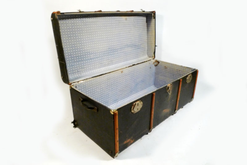 baul madera metal roto en parte superior 50x109x53 (32eu.) 1u